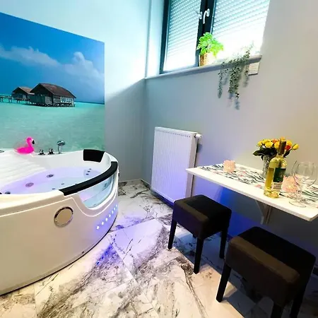 Hot Jacuzzi In Cracow Apartment Krakow Exterior photo